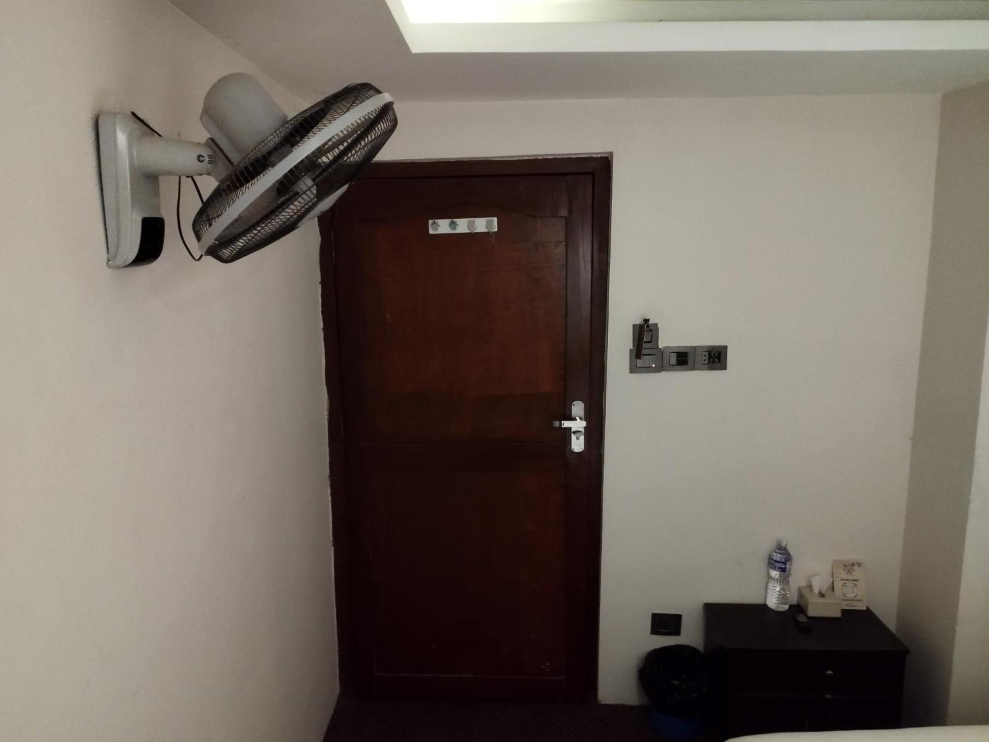 Hotel De Universal Κατμαντού Εξωτερικό φωτογραφία